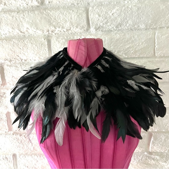 Zara Black and Gray Feathered Necklace Accessory - Picture 3 of 8